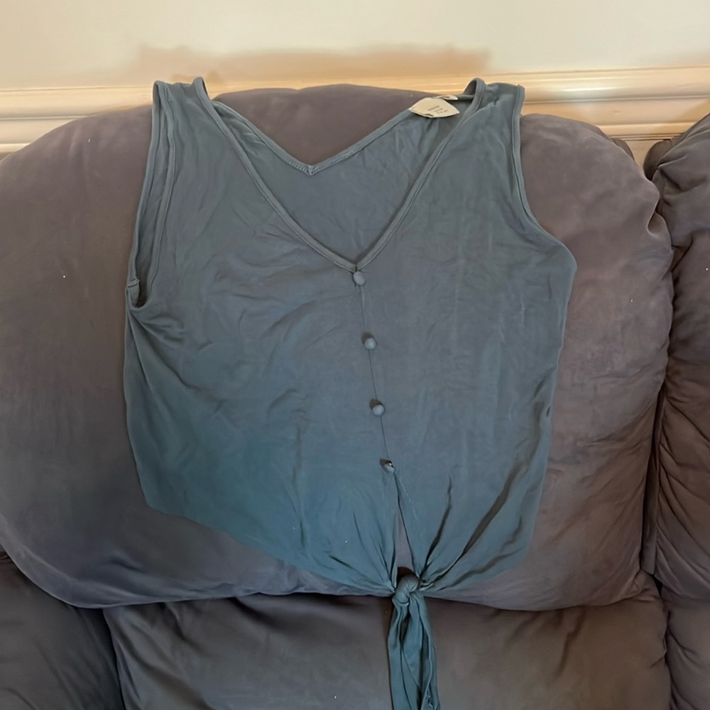 Good luck gem tank crop with buttons size M